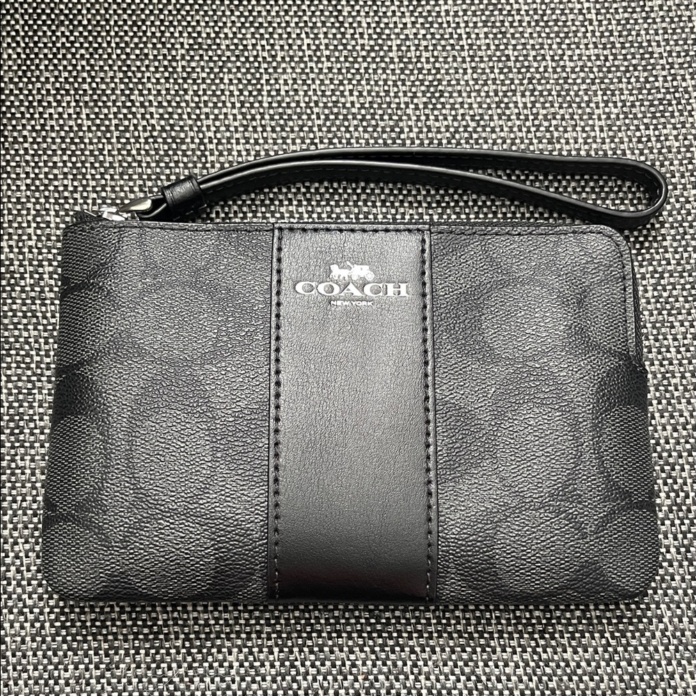Coach Signature Black Wristlet